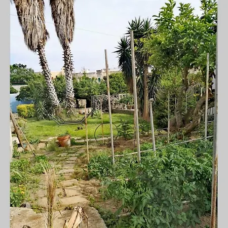Indipendente Con Giardino Ed Orto Ferienhaus Procida